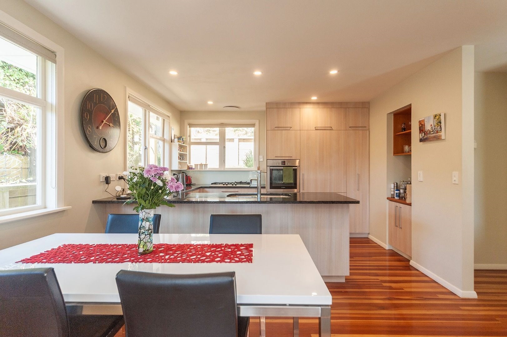 Fully furnished in Ngaio image 10