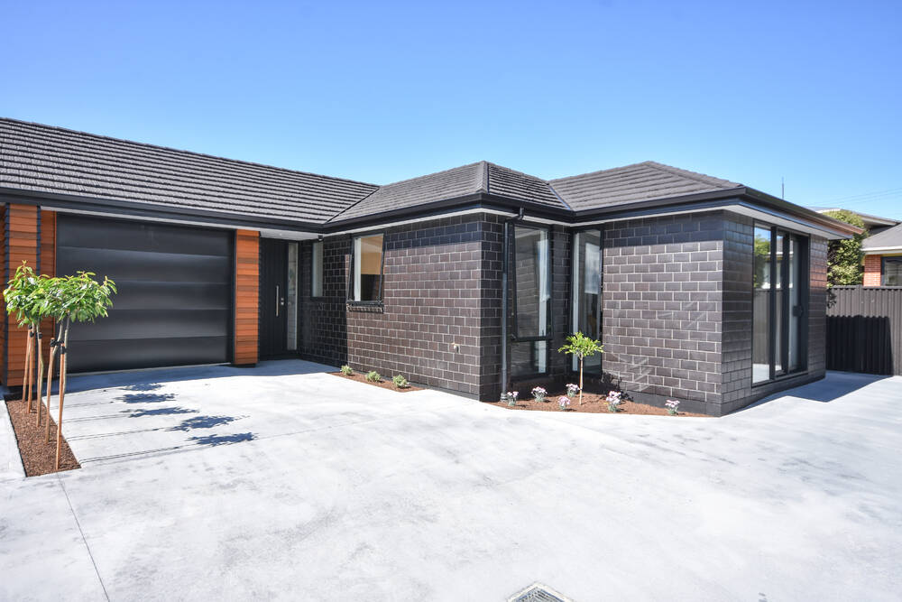 Real Estate For Sale Houses & Apartments : Stunning Townhouse Mosgiel