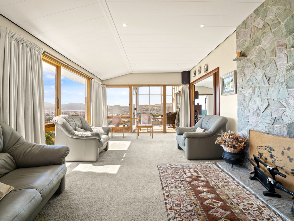 Spacious Home with Sea & Harbour Views image 7