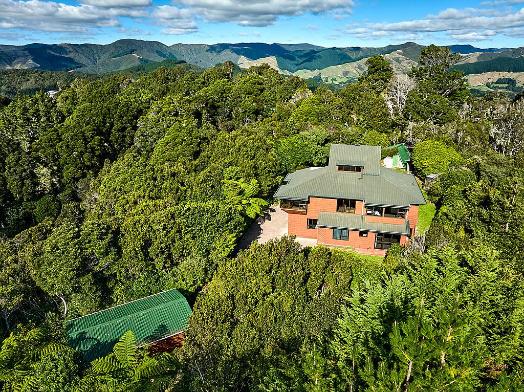 A UNIQUE & SECLUDED OPPORTUNITY IN BLUE MOUNTAINS image 3