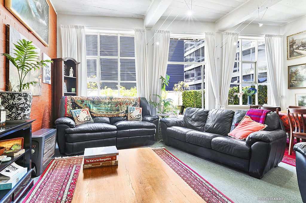 CHIC, SPACIOUS, INNER CITY LIVING image 16