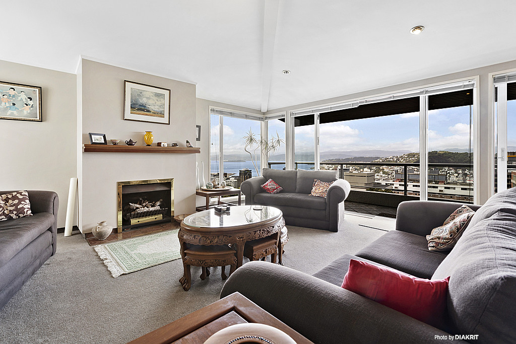 A 300SQM PENTHOUSE- WITH PRIVATE GARDEN & VIEWS. image 2