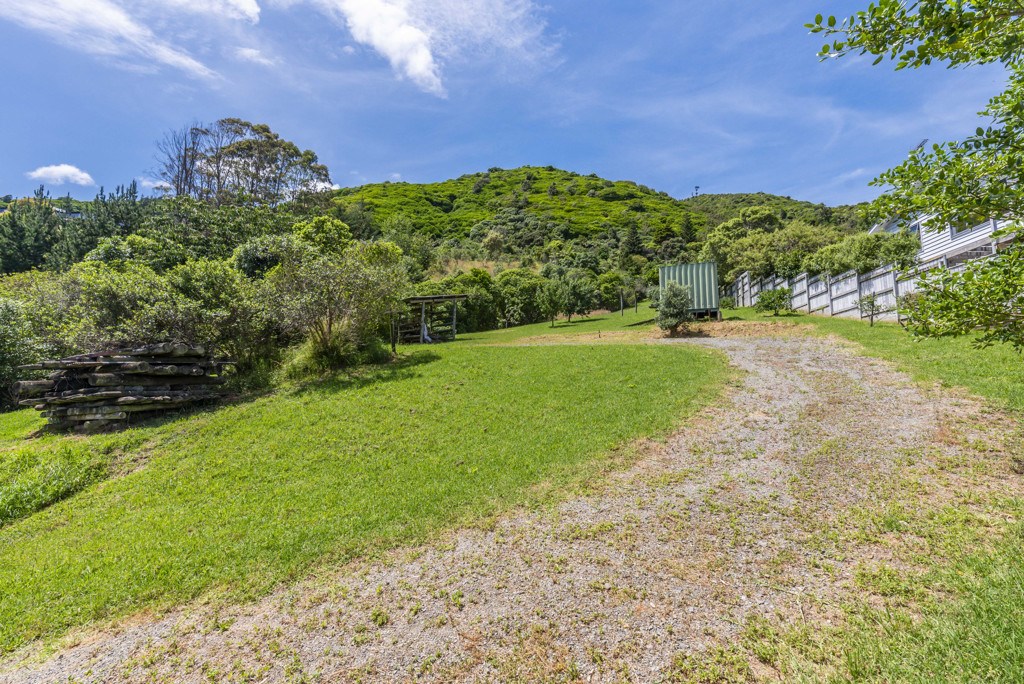 Nearly 2 Acres - Residential Zone - Stunning Views image 2