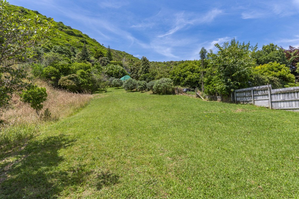 Nearly 2 Acres - Residential Zone - Stunning Views image 7