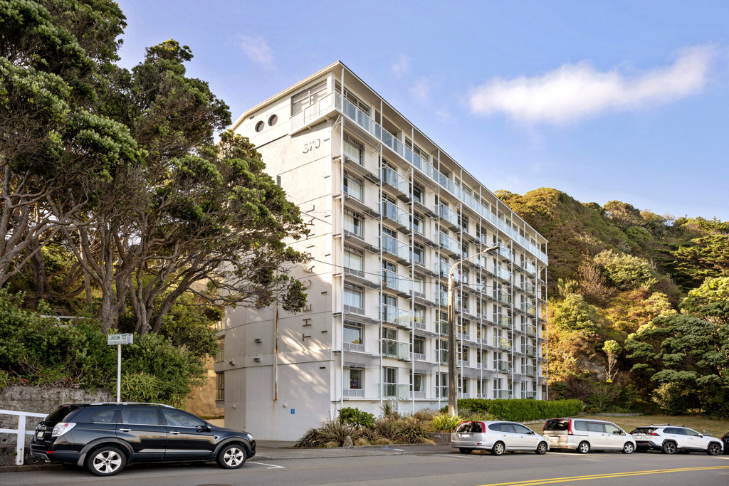 Real Estate For Sale Houses & Apartments : BLUE-CHIP LOCATION, ORIENTAL BAY