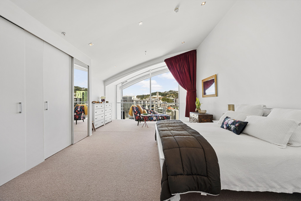 IMPECCABLE 3 BEDROOM PENTHOUSE image 9