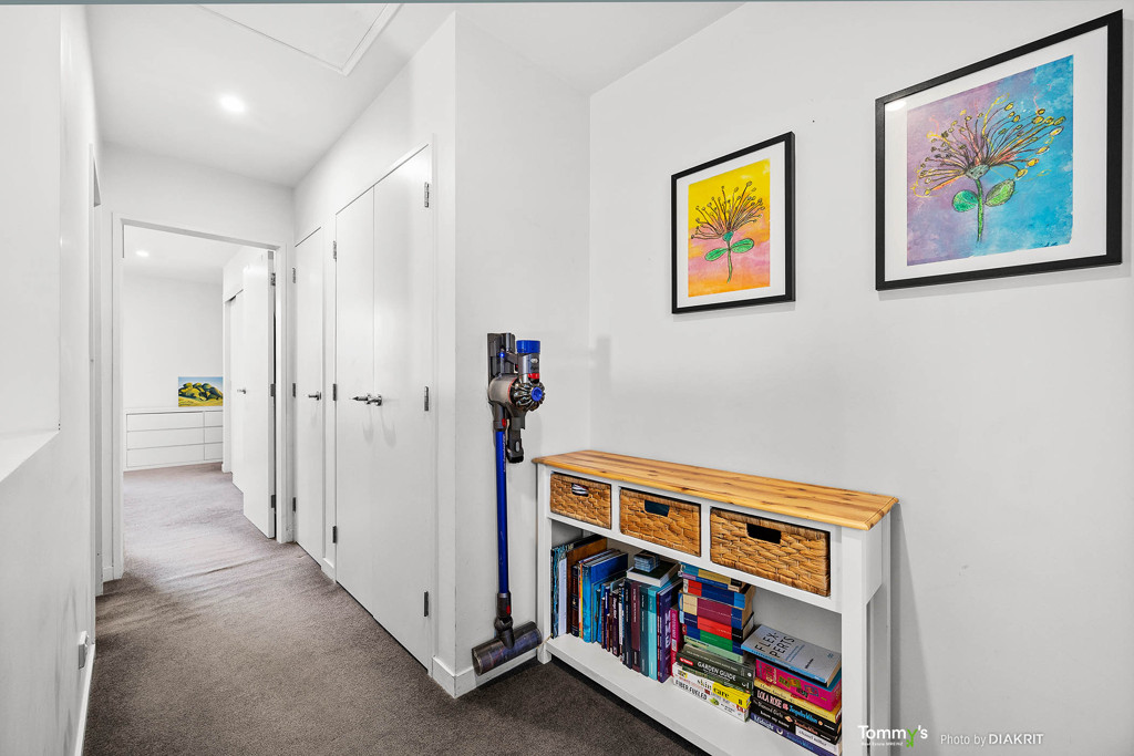 LOW MAINTENANCE LIVING. CENTRAL NEWTOWN LOCATION. image 12