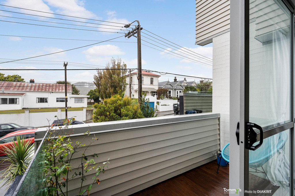 LOW MAINTENANCE LIVING. CENTRAL NEWTOWN LOCATION. image 13