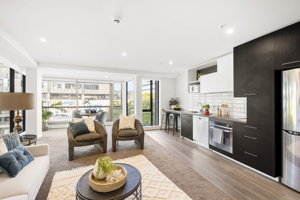 Real Estate For Sale Houses & Apartments : DELIGHTFUL VICTORIA STREET PRECINCT APARTMENT