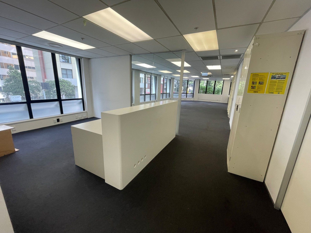 Exceptional Office Opportunity at 138 The Terrace! image 6