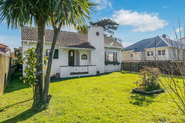 Real Estate For Sale Houses & Apartments : Charming Piece of NZ History - Deceased Estate