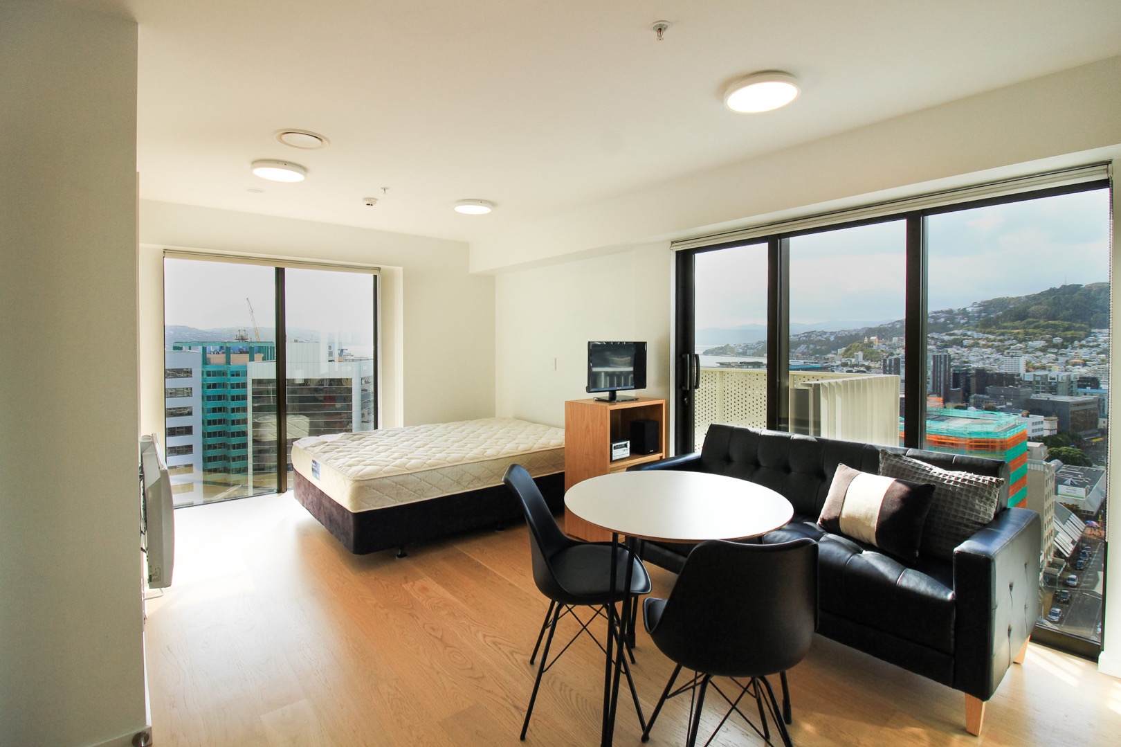Real Estate For Rent Houses & Apartments : Brand New Modern Studio Apartment with Balcony, Wellington