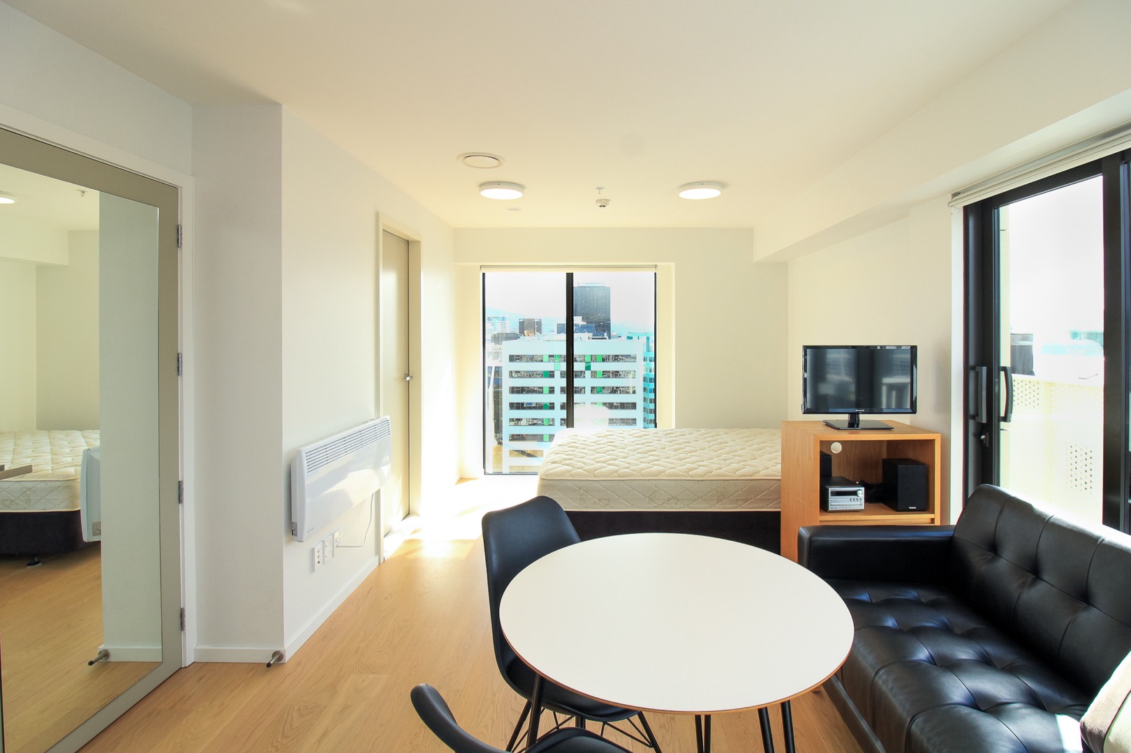 Brand New Modern Studio Apartment with Balcony, Wellington image 2