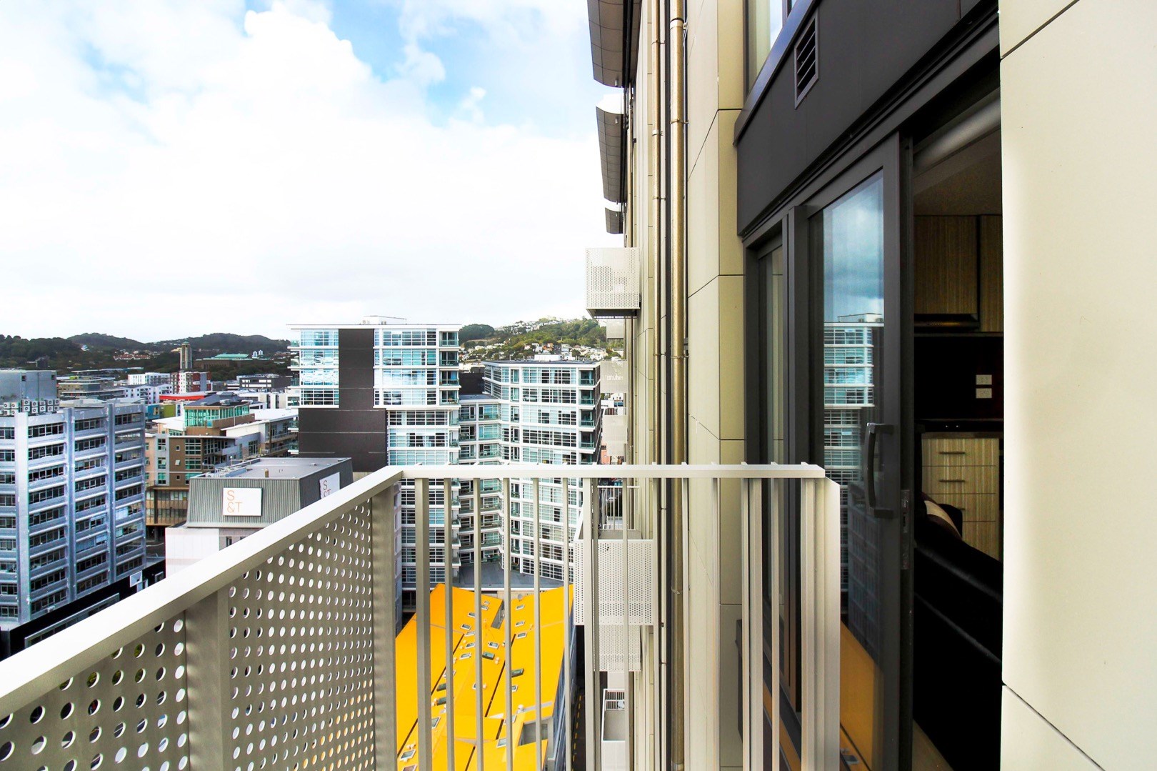 Brand New Modern Studio Apartment with Balcony, Wellington image 15