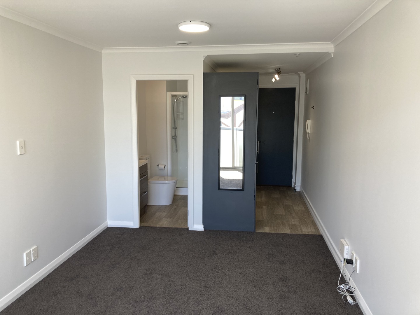 Studio Apartment in Central City, Wellington image 3