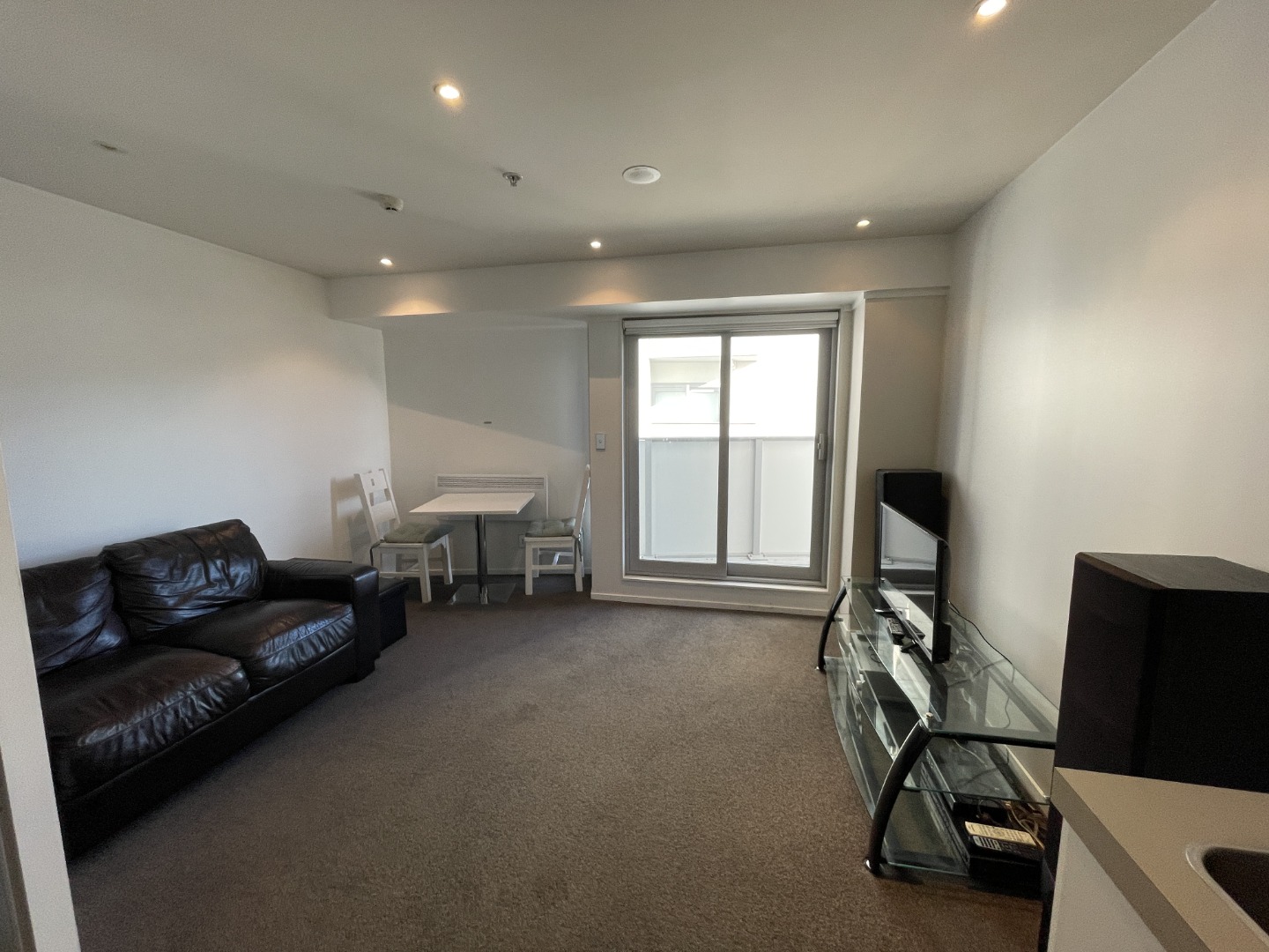Lovely 1 bedroom apartment - Furnished, Wellington image 16