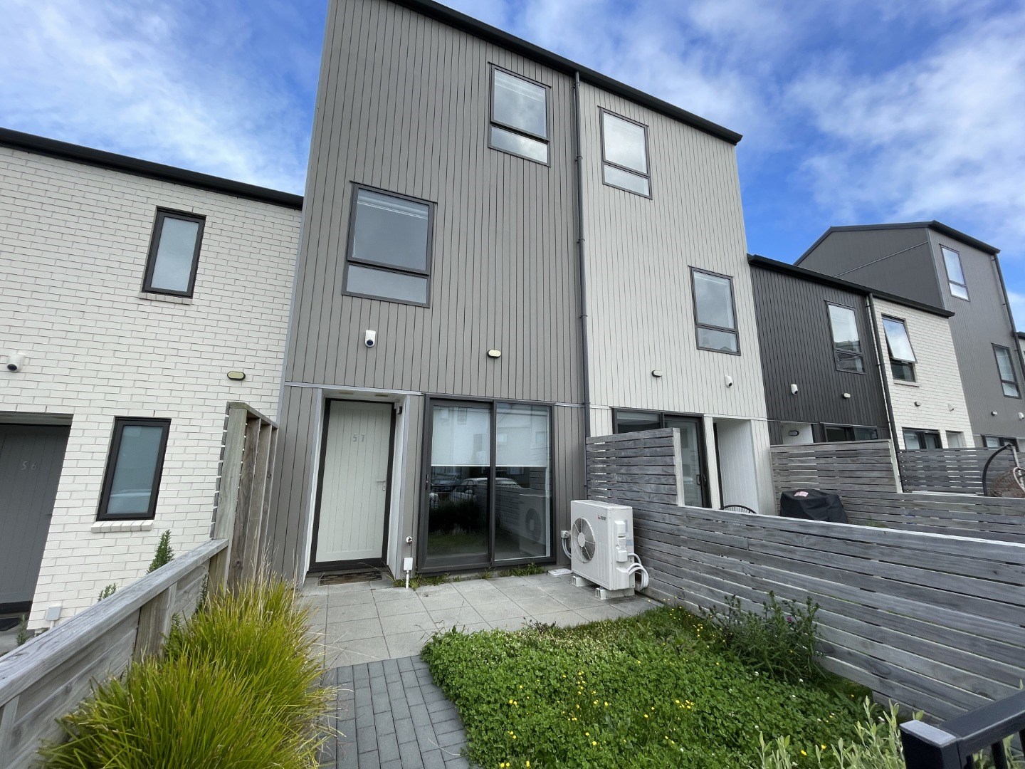 Real Estate For Rent Houses & Apartments : Near New, Sophisticated Johnsonville Townhouse, Wellington