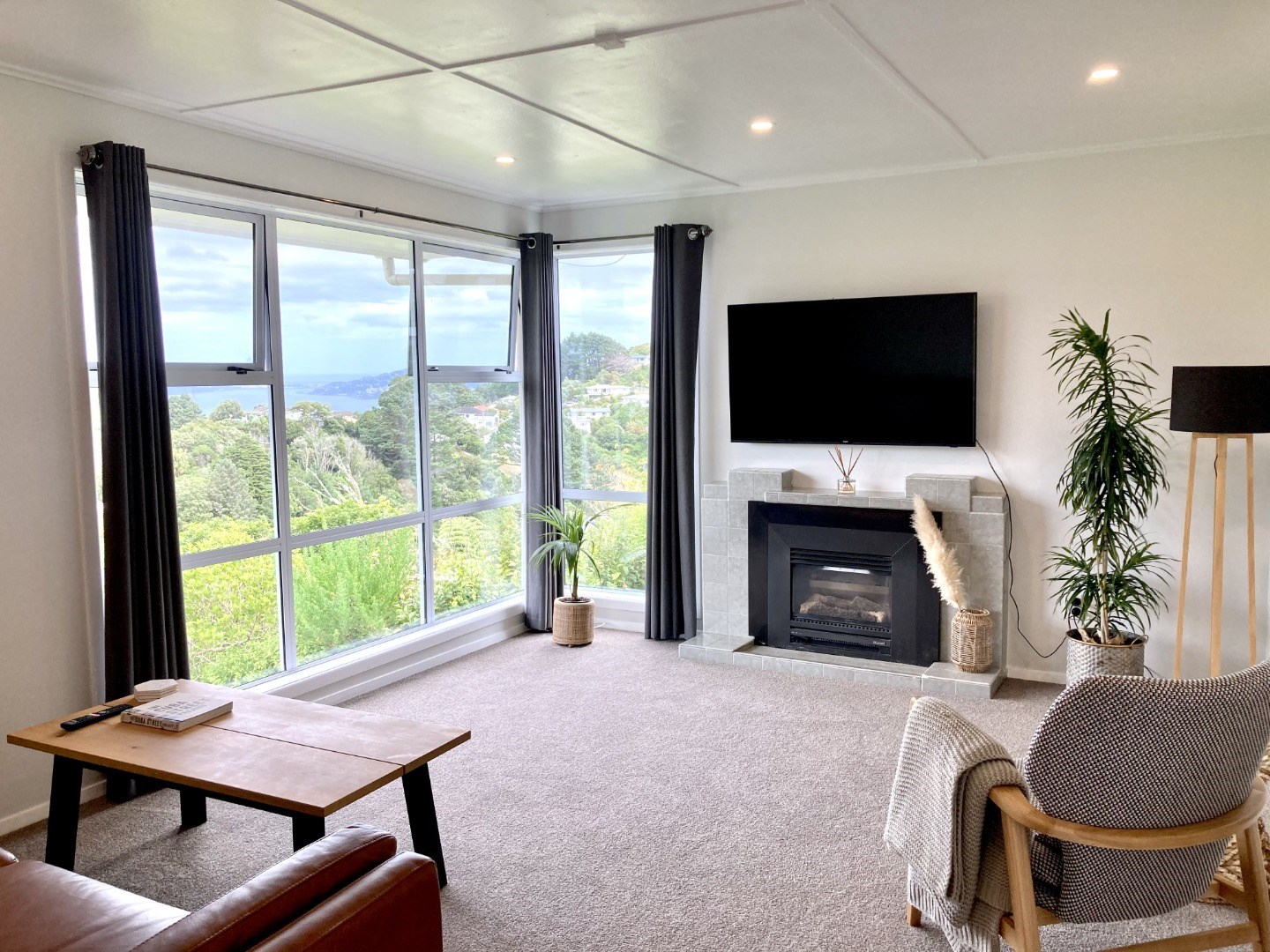 Real Estate For Rent Houses & Apartments : Renovated in Newlands, Wellington