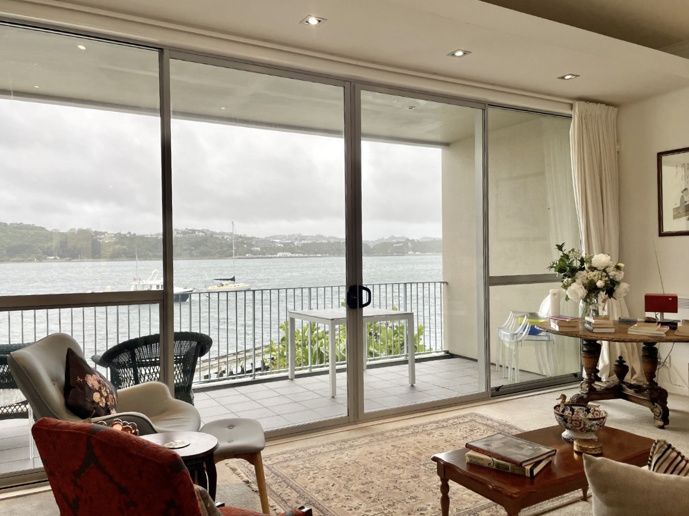 Fully Furnished 2 bedroom apartment 6 MONTH LEASE, Wellington image 5