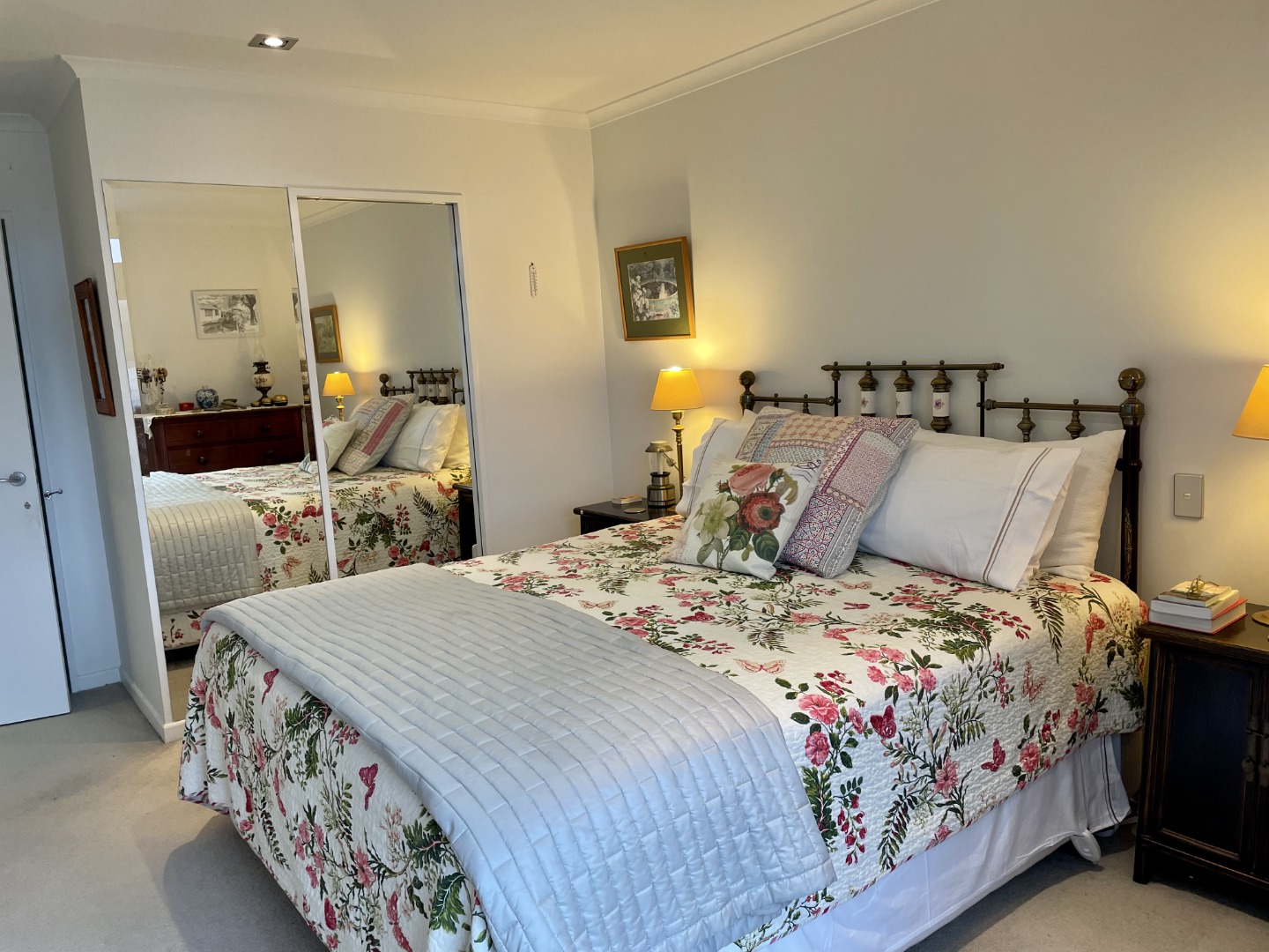 Fully Furnished 2 bedroom apartment 6 MONTH LEASE, Wellington image 10