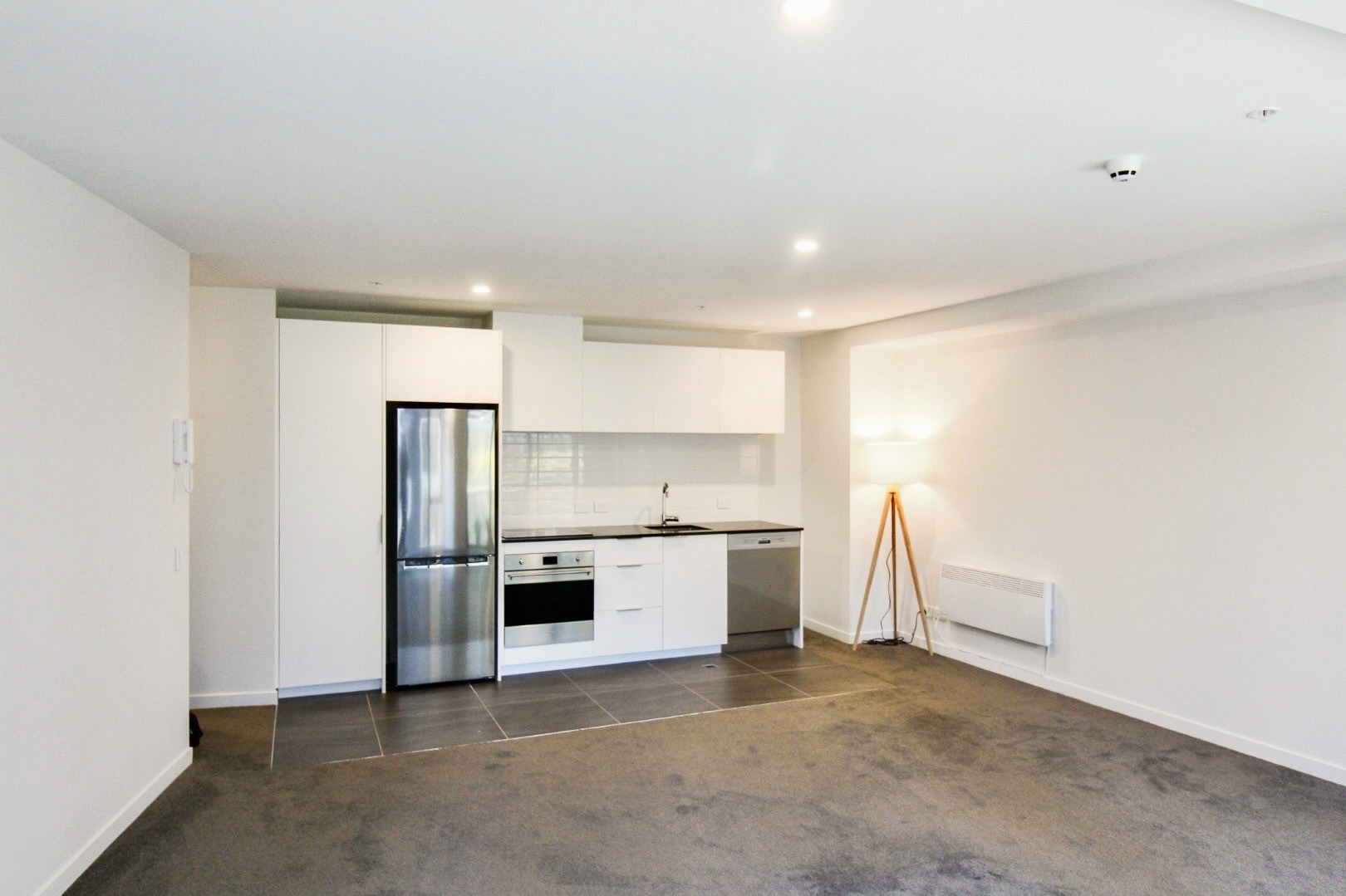 Real Estate For Rent Houses & Apartments : 1 Bedroom apartment in Pinnacle Apartments, Wellington