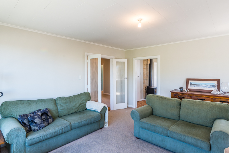3 bedroom house in Newlands, Wellington image 3