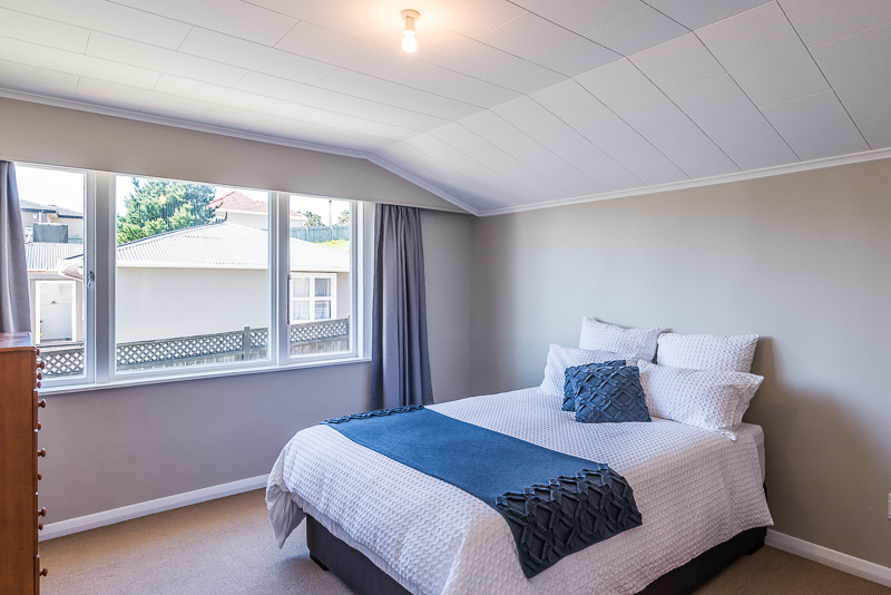 3 bedroom house in Newlands, Wellington image 5