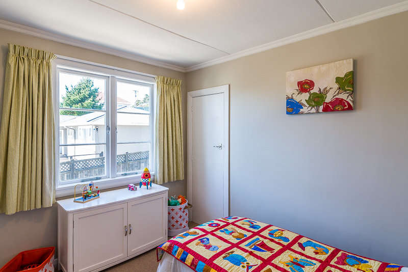 3 bedroom house in Newlands, Wellington image 6