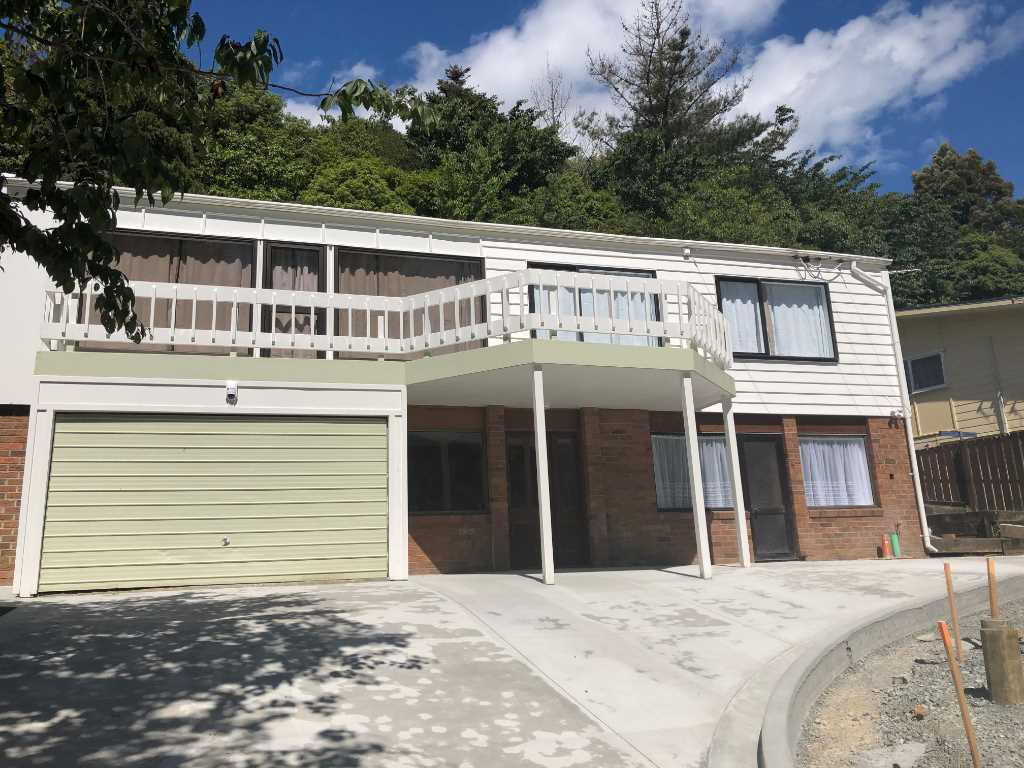 Real Estate For Rent Houses & Apartments : 4 Bedroom House in Churton Park, Wellington
