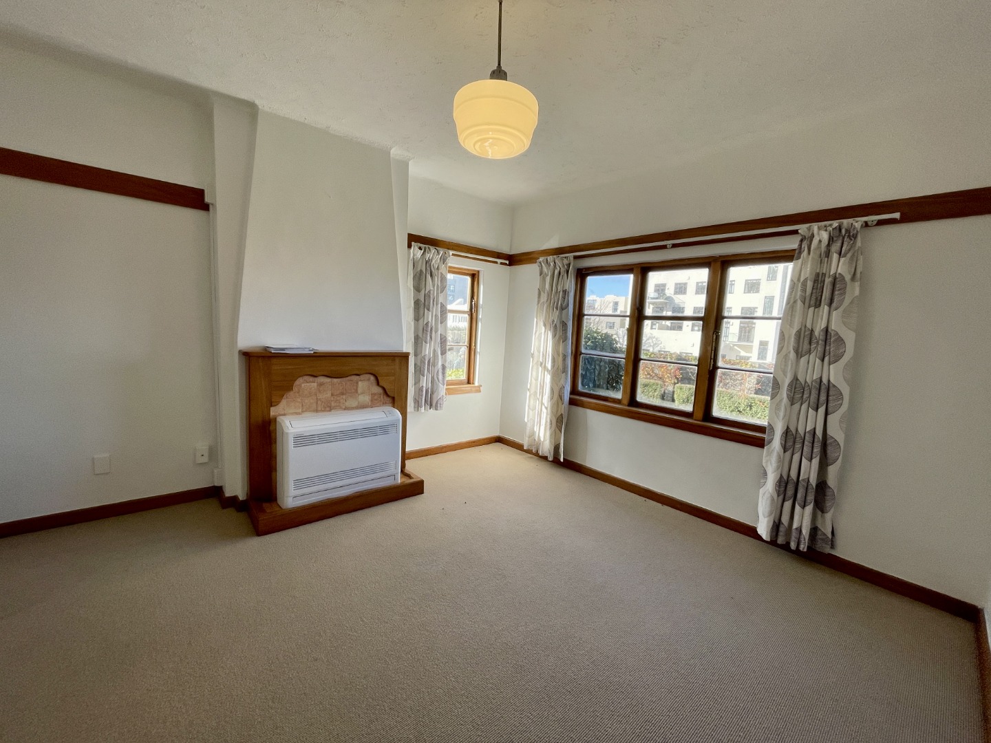 Cozy Two-Bedroom Apartment in Te Aro, San Marino, Wellington image 3