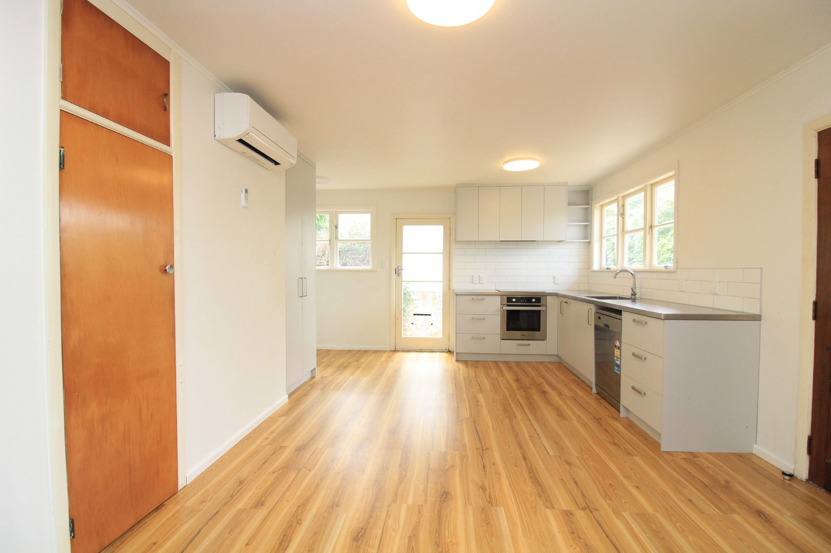 Real Estate For Rent Houses & Apartments : Arapiko!, Wellington