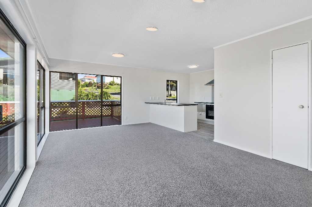 3 bedroom newly renovated property in Karori, Wellington image 6