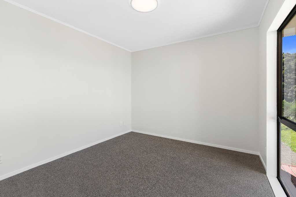 3 bedroom newly renovated property in Karori, Wellington image 9