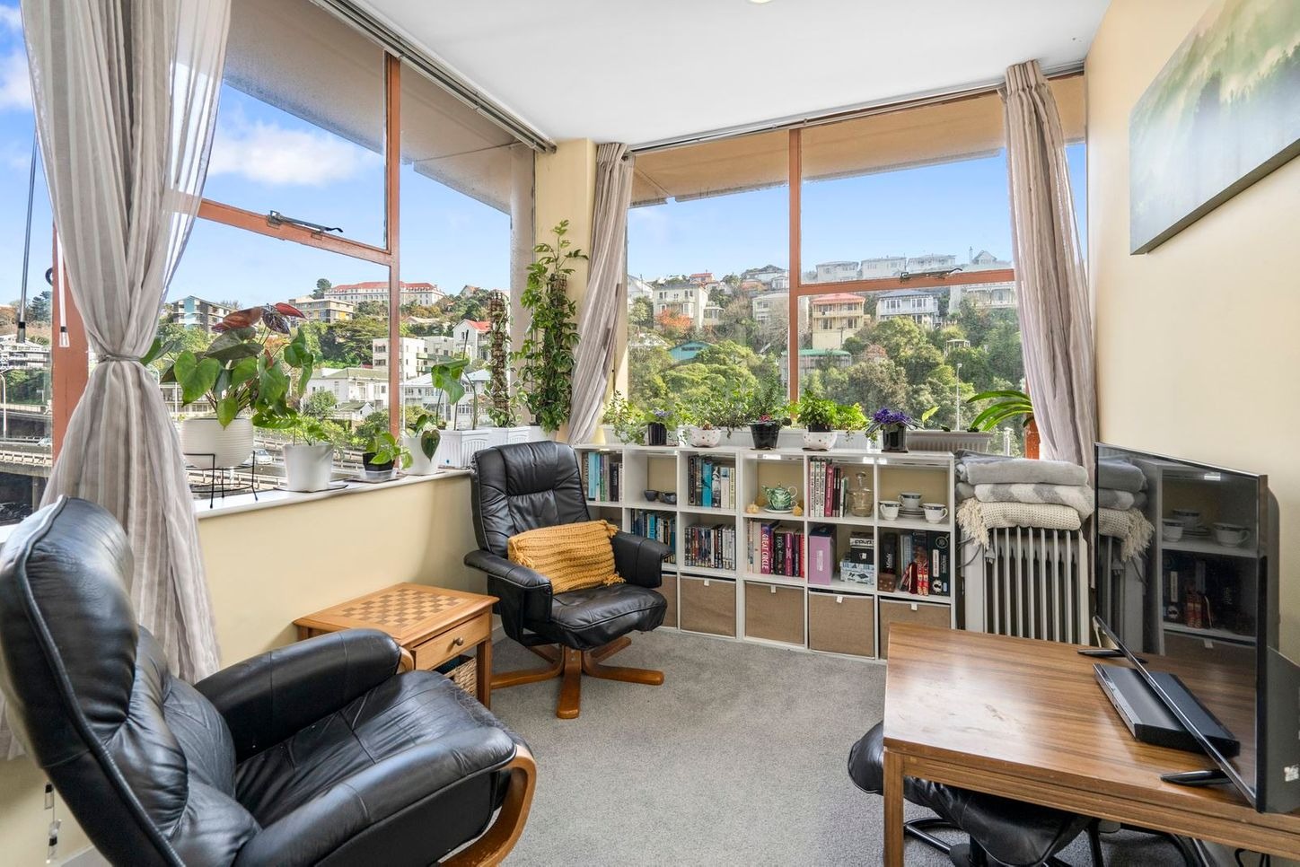 Real Estate For Rent Houses & Apartments : 2-Bedroom Apartment with Stunning Views, Wellington