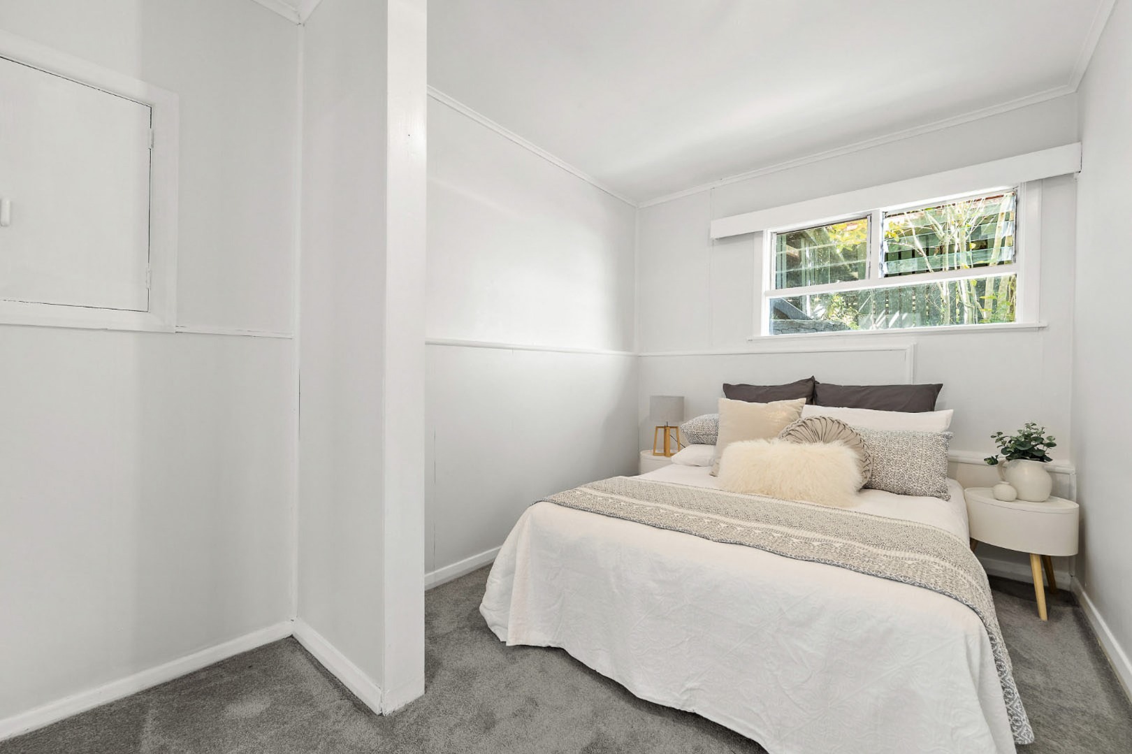 1 bedroom basked in sunlight, Lower Hutt, Wellington image 4