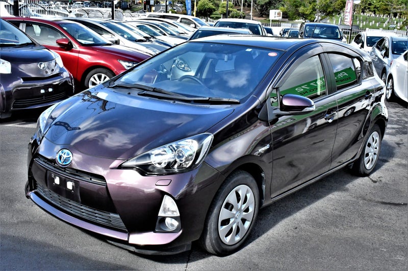 2014 Toyota Aqua image 6