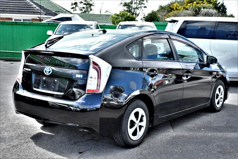 2013 Toyota Prius image 2