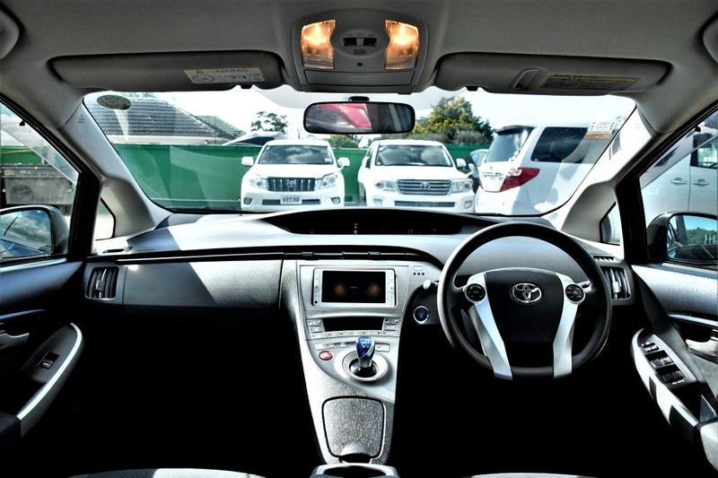 2013 Toyota Prius image 11