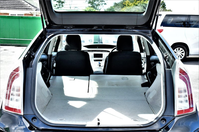 2013 Toyota Prius image 14