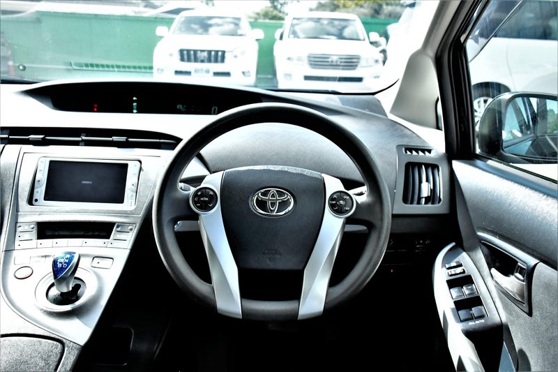 2013 Toyota Prius image 10
