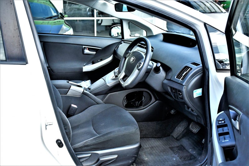 2014 Toyota Prius image 6