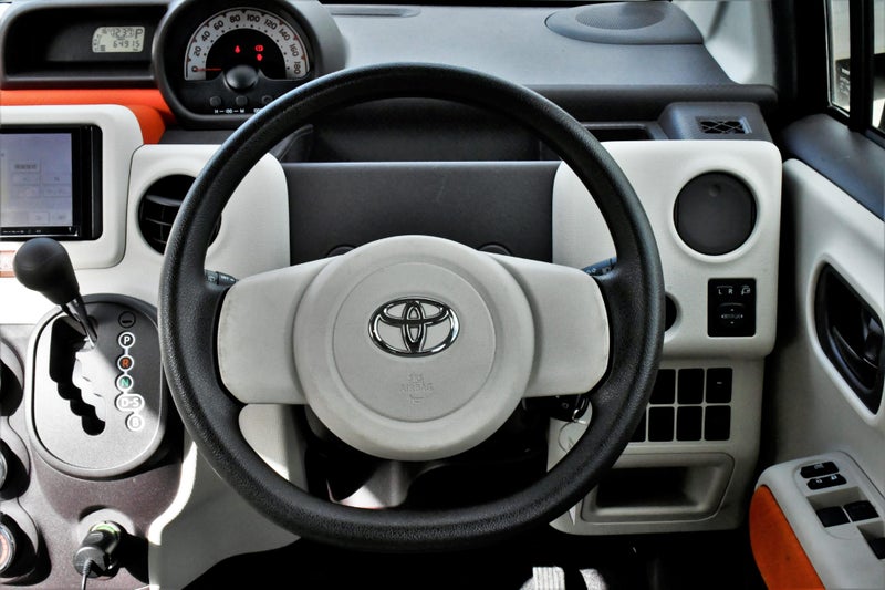 2014 Toyota Spade image 9