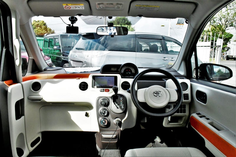 2014 Toyota Spade image 10