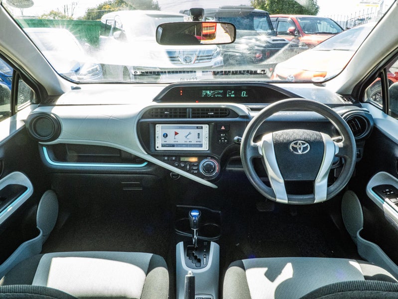 2013 Toyota Aqua image 11