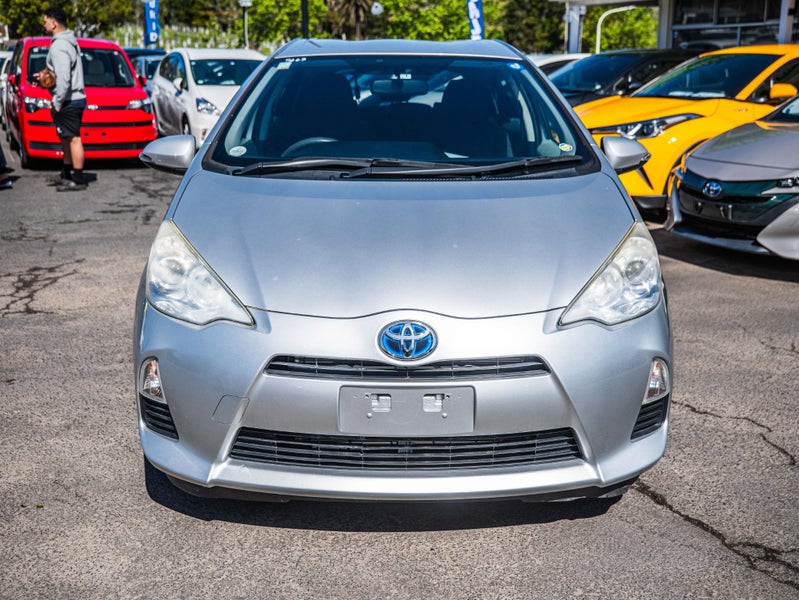 2013 Toyota Aqua image 3