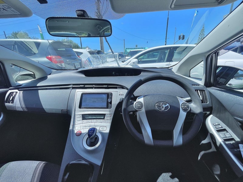 2014 Toyota Prius image 11