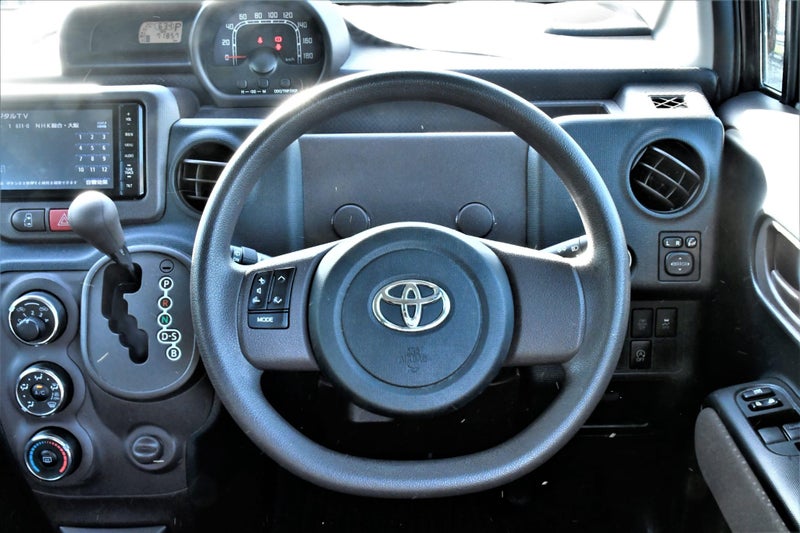 2015 Toyota Spade image 10