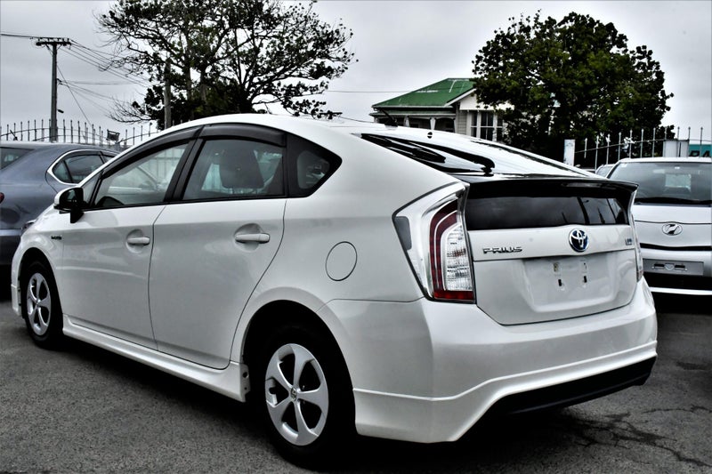 2015 Toyota Prius image 3