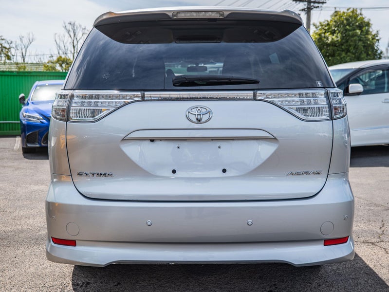 2014 Toyota Estima image 6