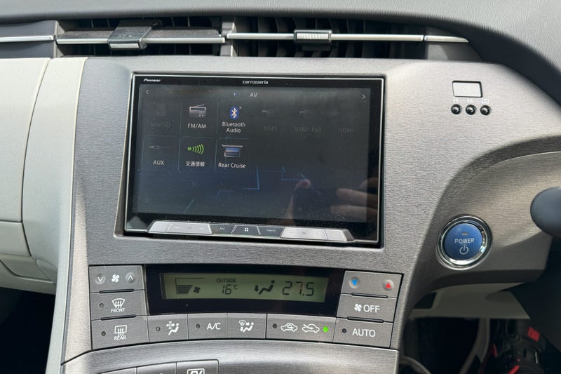 2014 Toyota Prius image 15